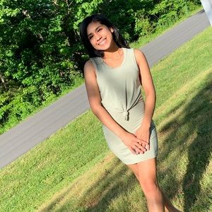 Meet your Posher, Yanila